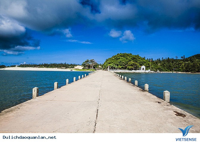 Ngắm nhìn vẻ đẹp say đắm lòng người của Đảo Quan Lạn - Ảnh 1